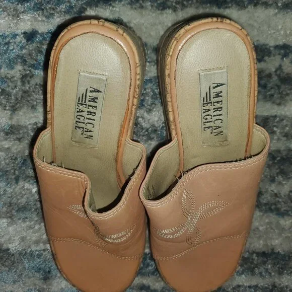 Vintage American Eagle Tan Wedges || sz 8.5 GUC - Picture 7 of 13